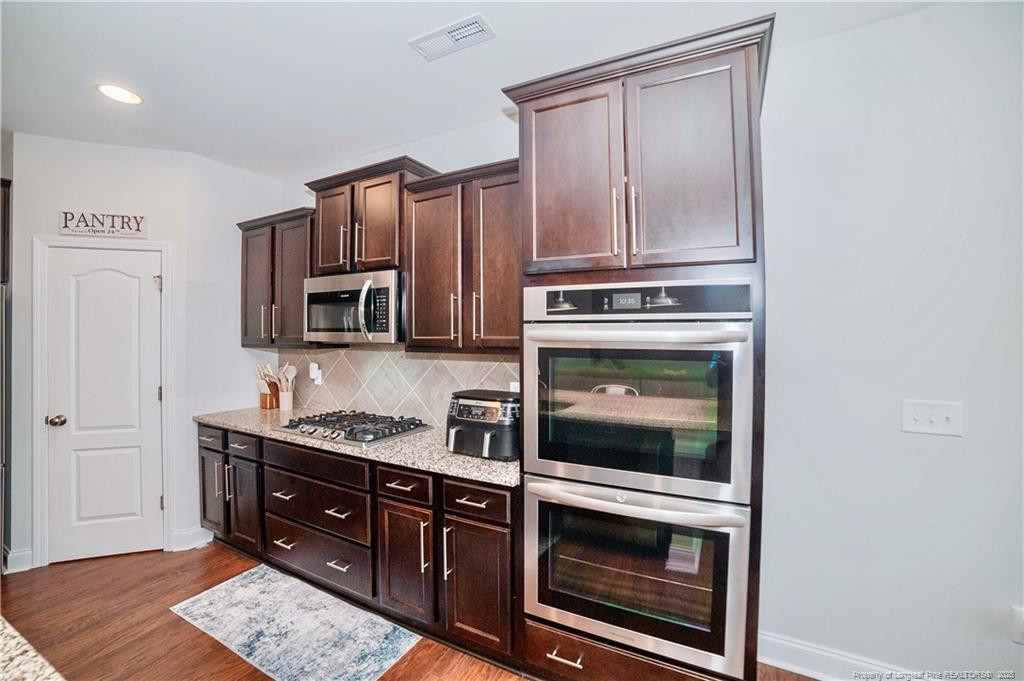 2415 Cedar Ridge Court Property Photo 12