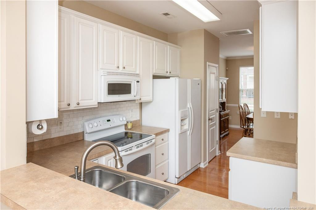5229 Moonview Court Property Photo 10