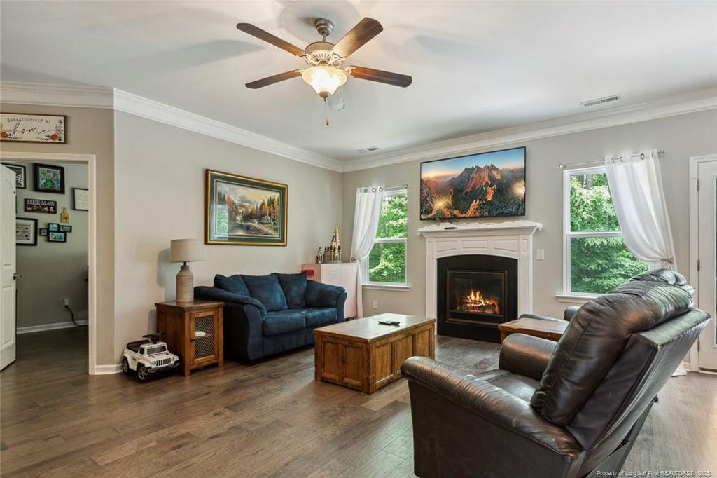 718 Creekside Drive Property Photo 11