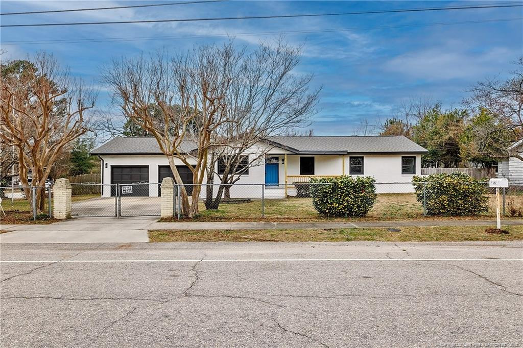 742 Moriston Road Property Photo