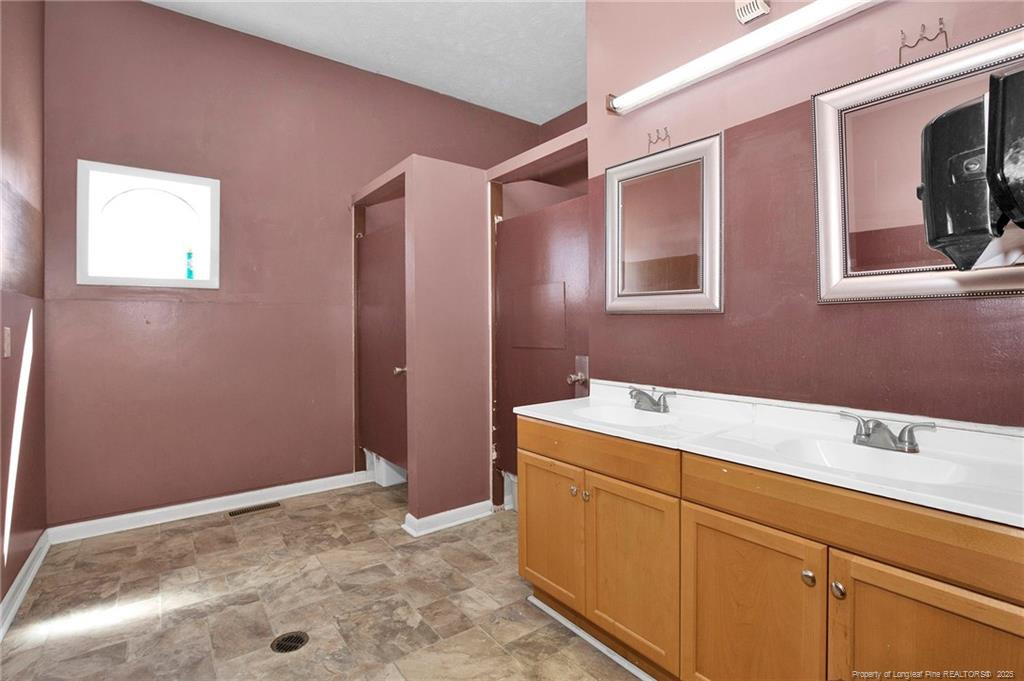 2177 N Roberts Road Property Photo 15