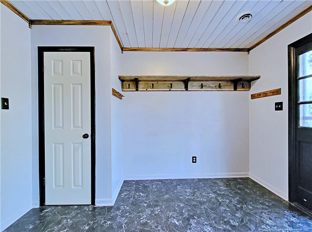 6261 Stoney Point Loop Property Photo 8