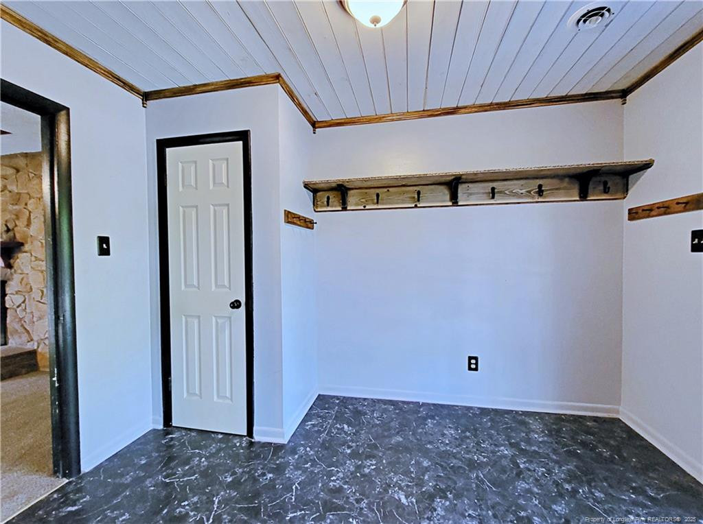 6261 Stoney Point Loop Property Photo 9