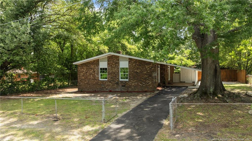 2105 Lombardy Drive Property Photo 1