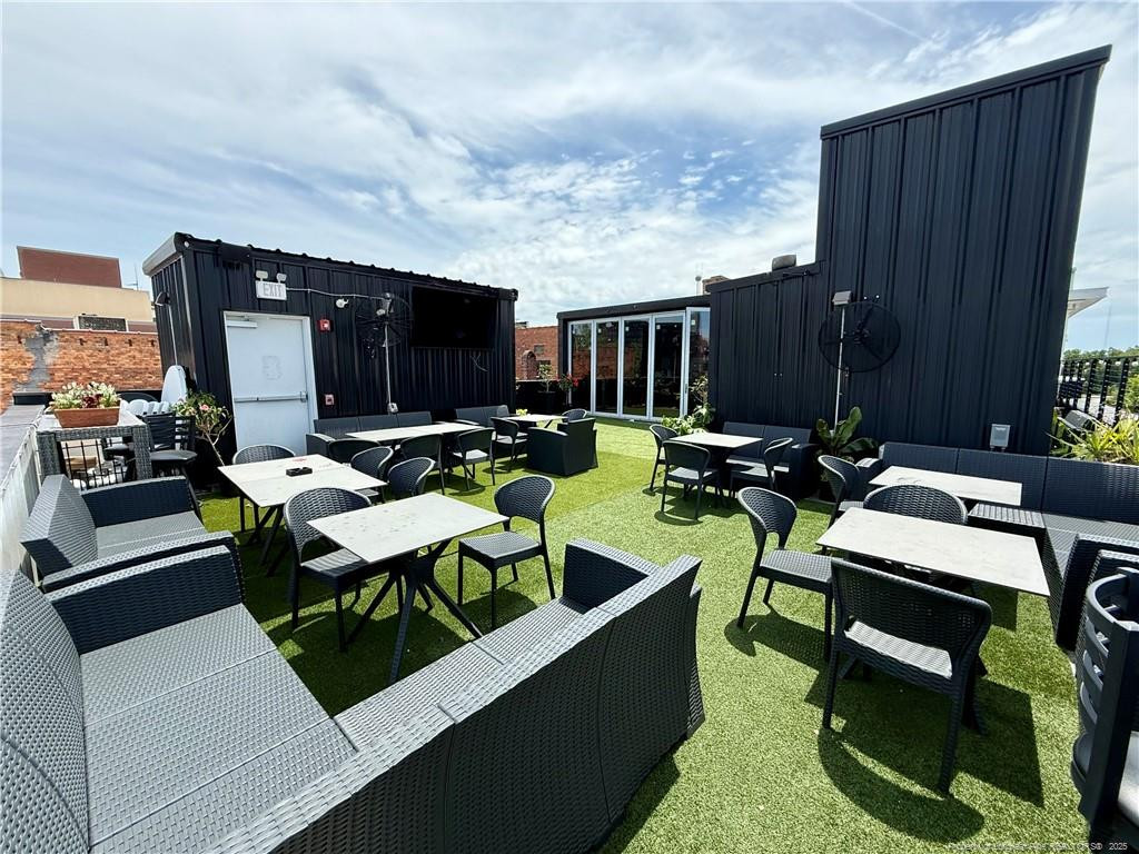 235 Hay Street Property Photo 7