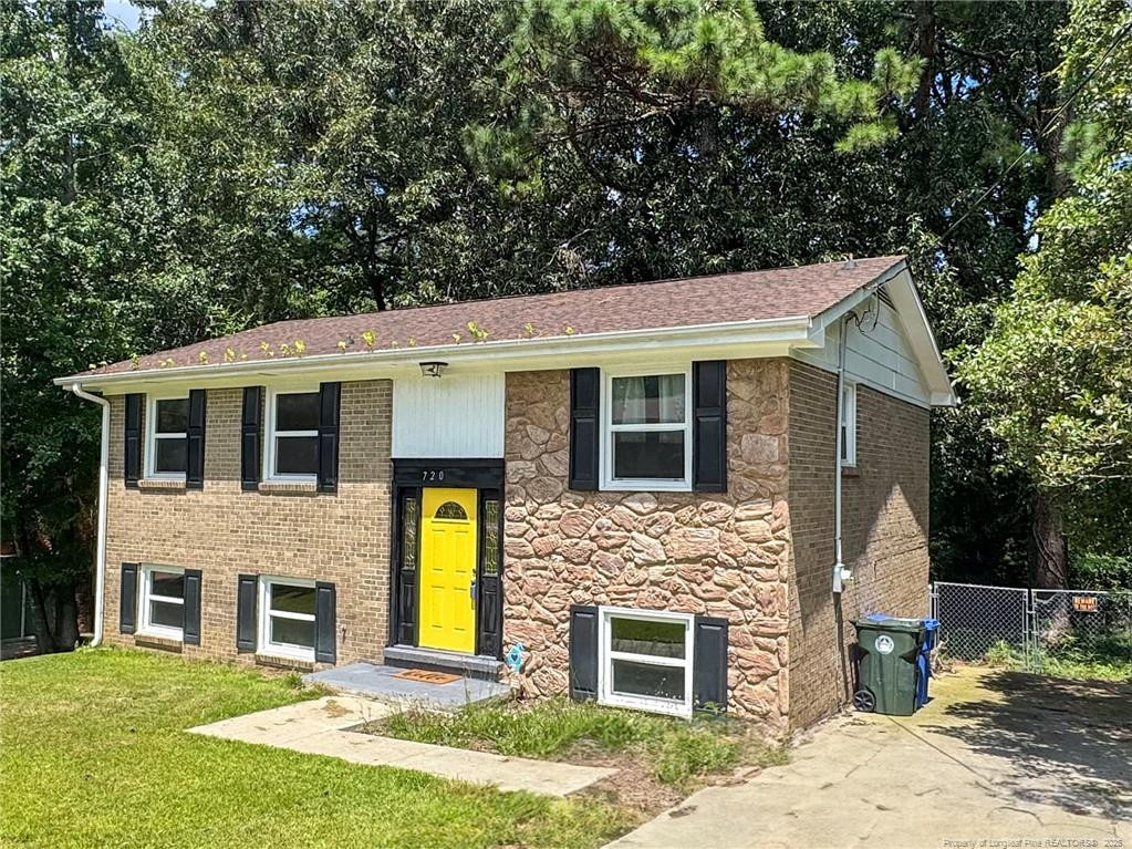 720 Burgoyne Drive Property Photo 4