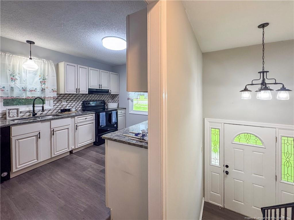 720 Burgoyne Drive Property Photo 11