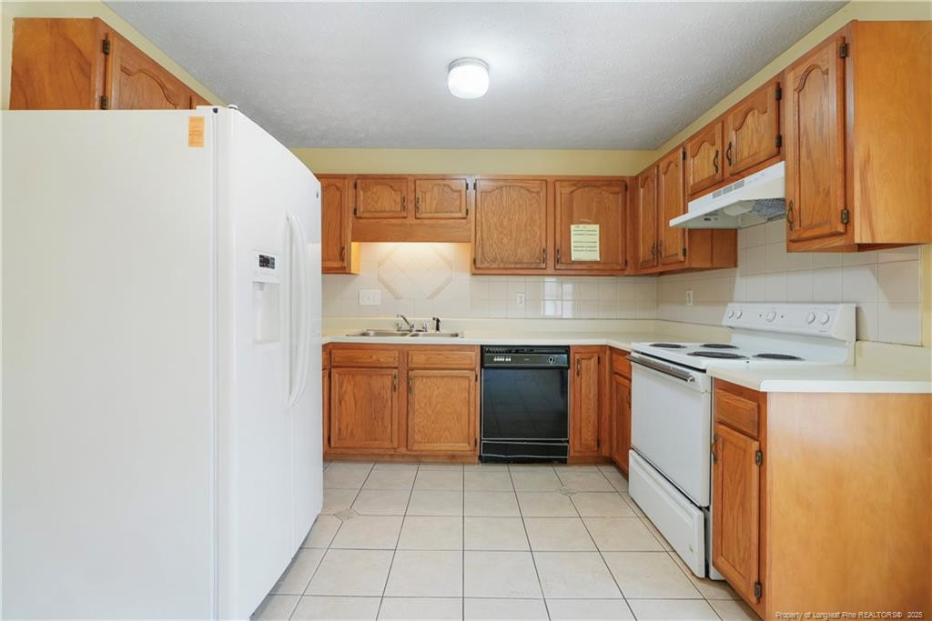 6585 Applewhite Road Property Photo 11