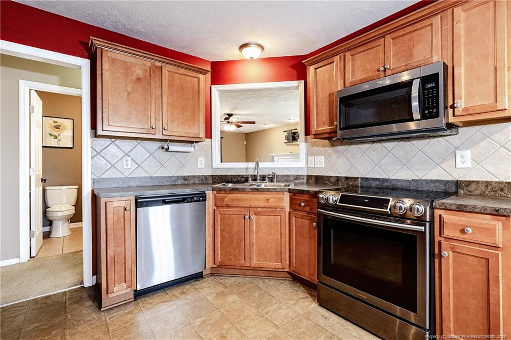 2352 Gray Goose Loop Property Photo 14