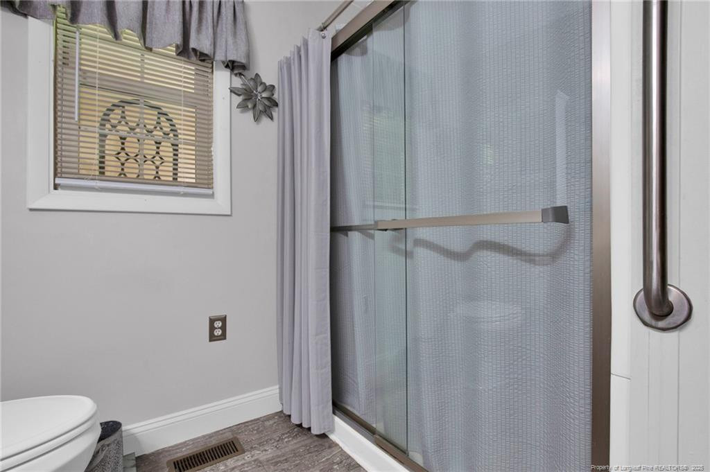 1042 E Broad Street Property Photo 16