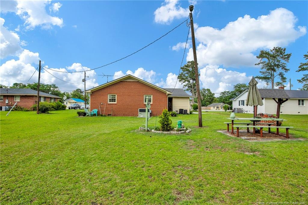 1042 E Broad Street Property Photo 22