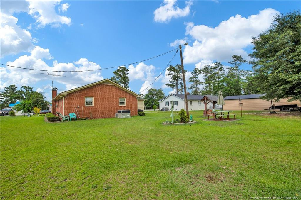 1042 E Broad Street Property Photo 23