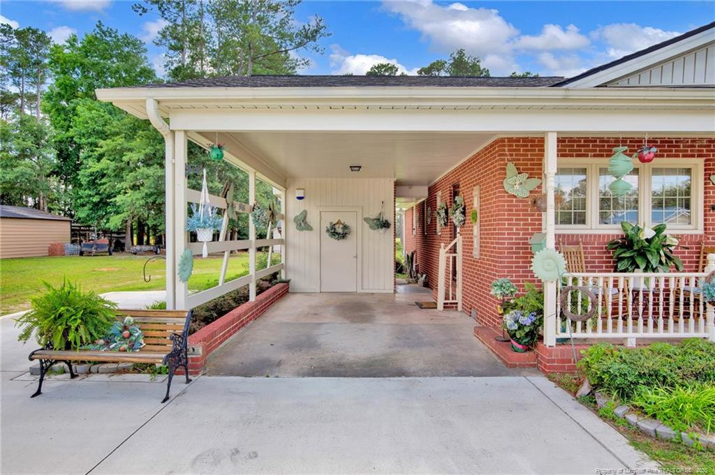 1042 E Broad Street Property Photo 25
