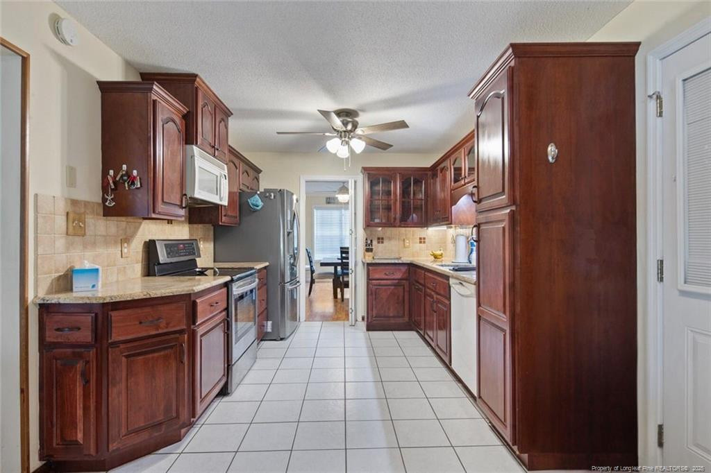 6192 Lakeway Drive Property Photo 8