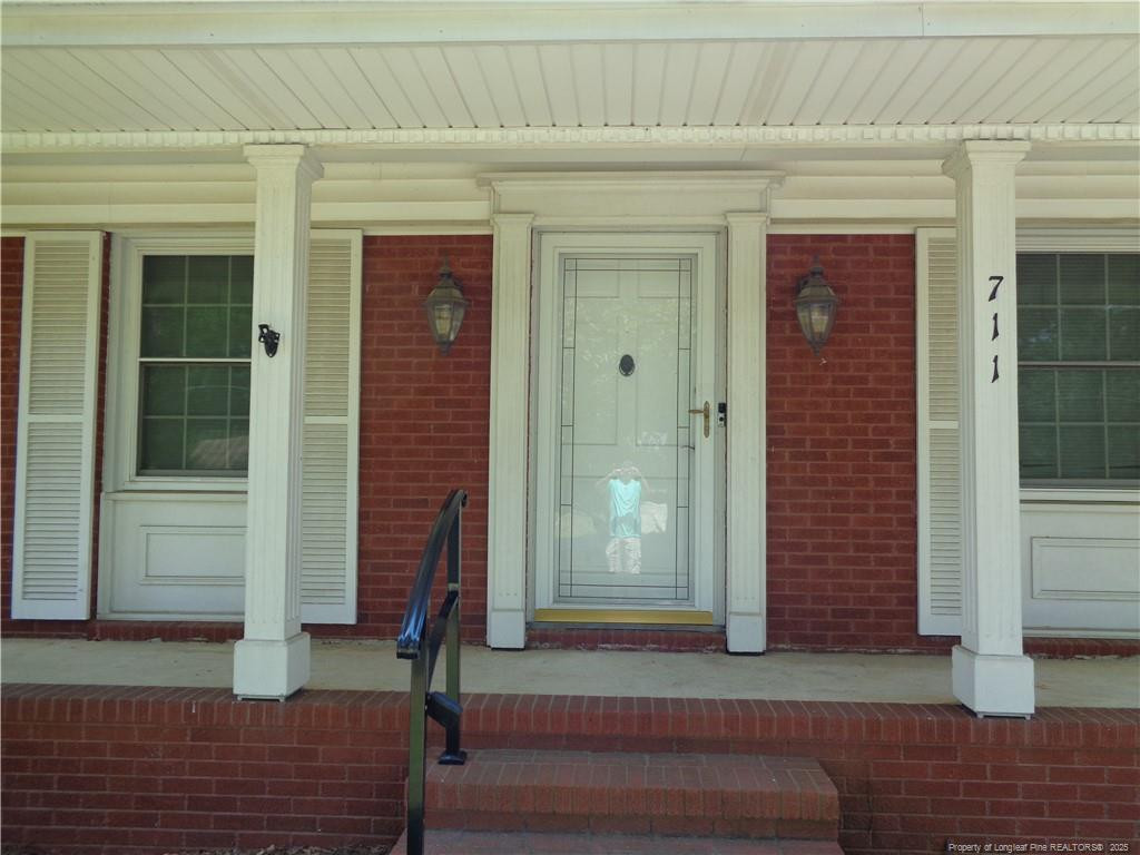 711 Fairview Street Property Photo 8