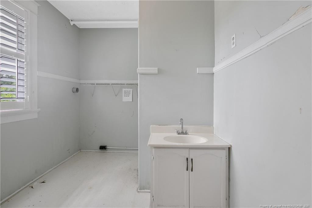 709 Hay Street Property Photo 36