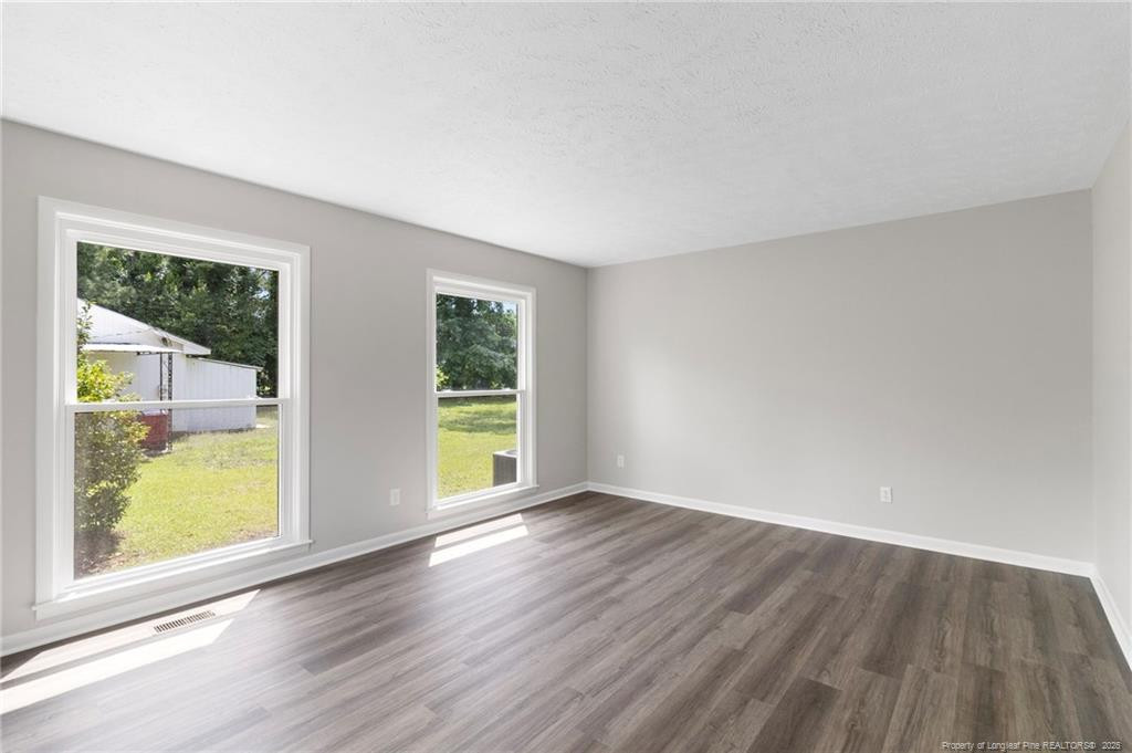 329 W Railroad Street Property Photo 7