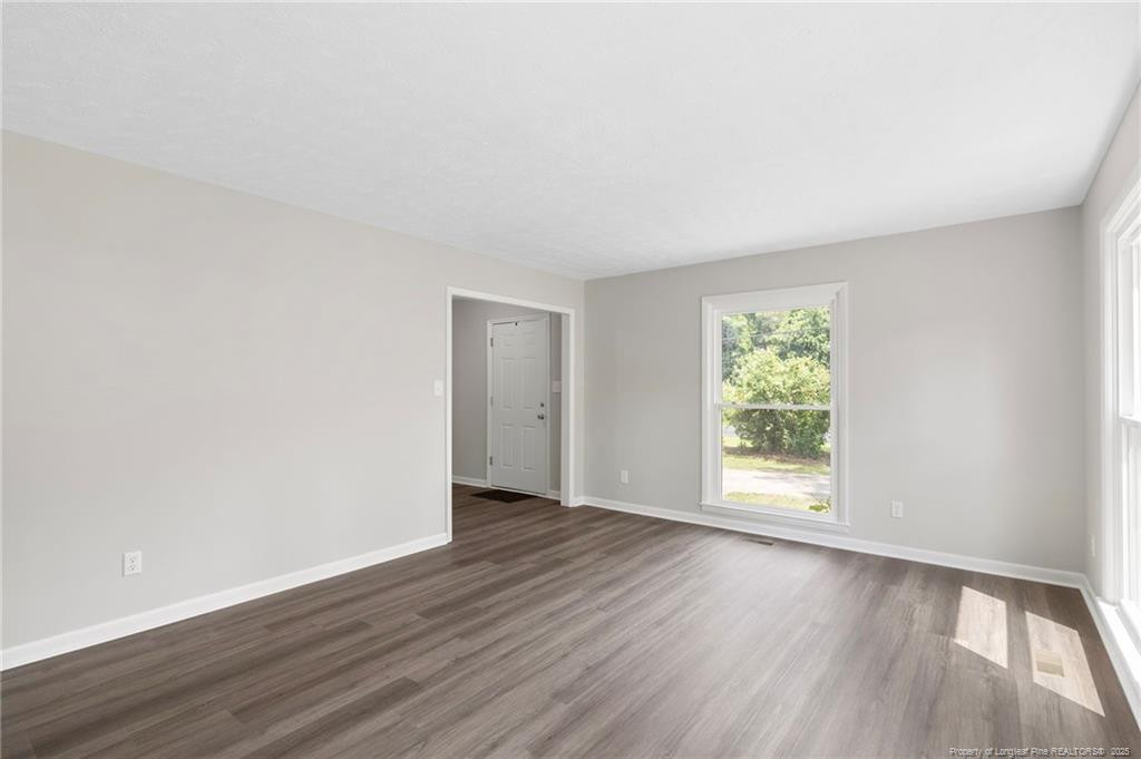 329 W Railroad Street Property Photo 8