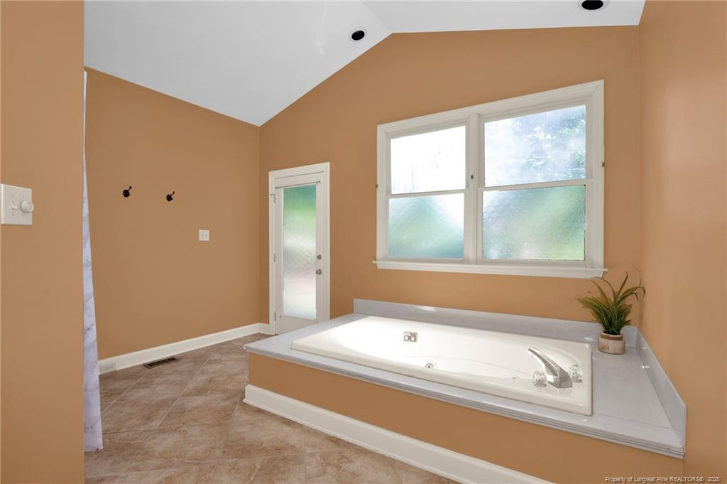 453 Kingsford Road Property Photo 10