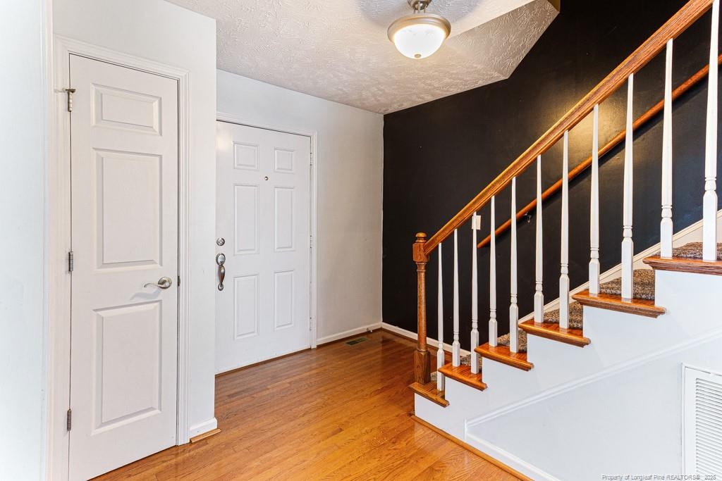 5228 Wallbrook Drive Property Photo 6