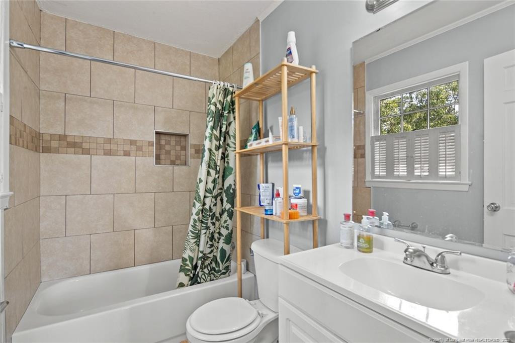 2613 N Edgewater Drive Property Photo 20