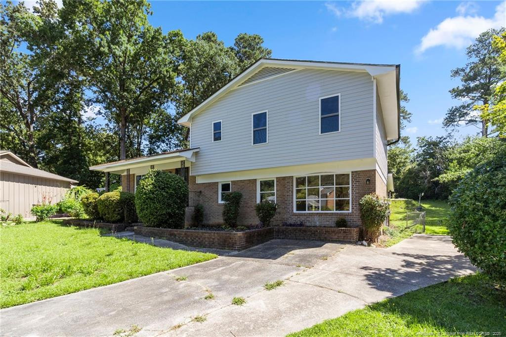 6302 Easthampton Court Property Photo 4