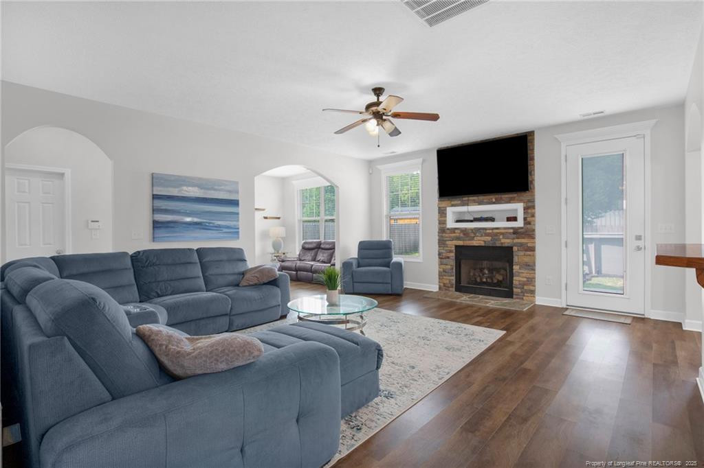 2409 Crosshill Street Property Photo 8