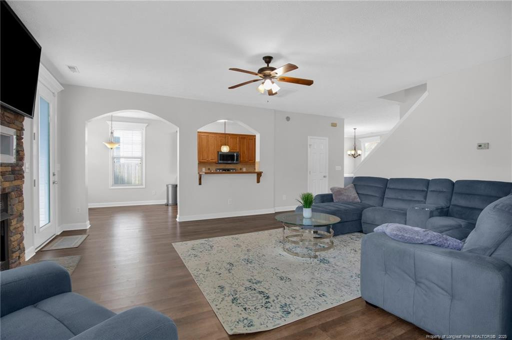 2409 Crosshill Street Property Photo 9