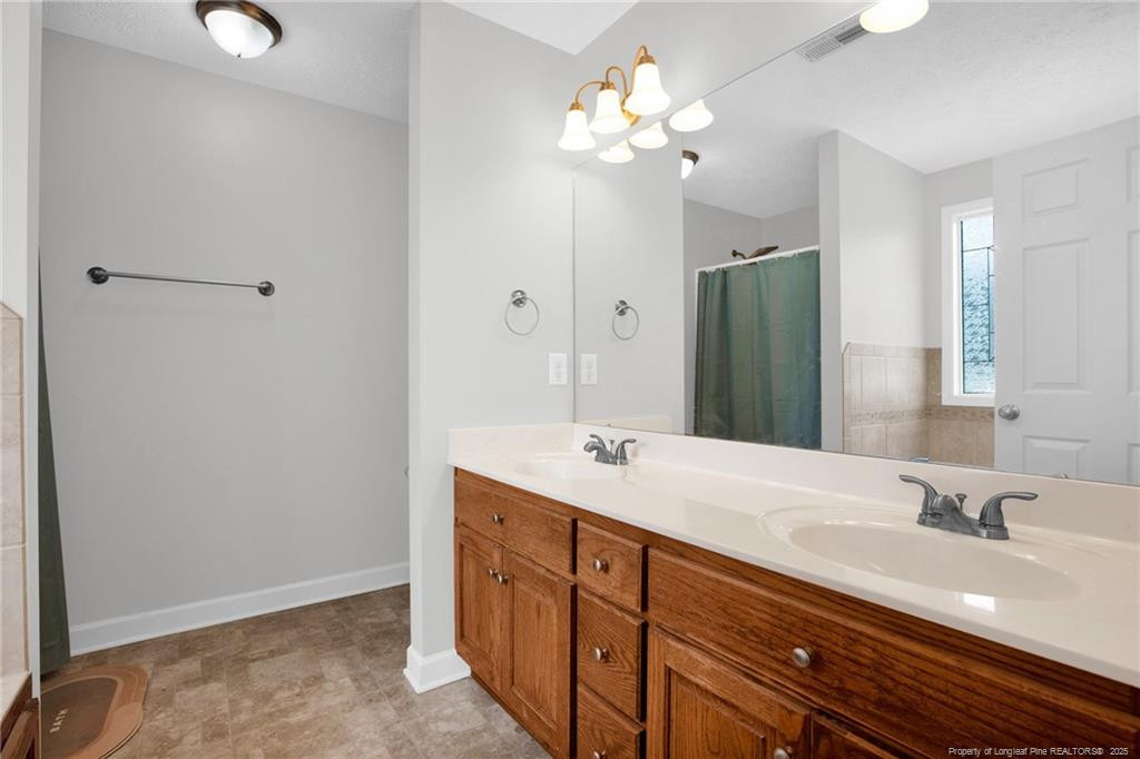 2409 Crosshill Street Property Photo 21