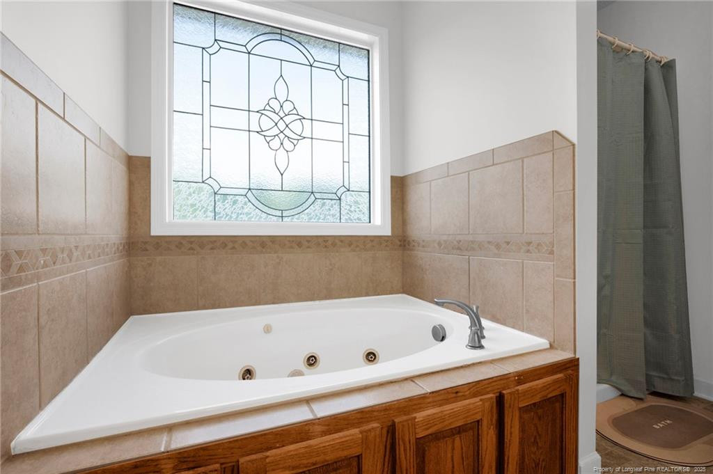 2409 Crosshill Street Property Photo 22