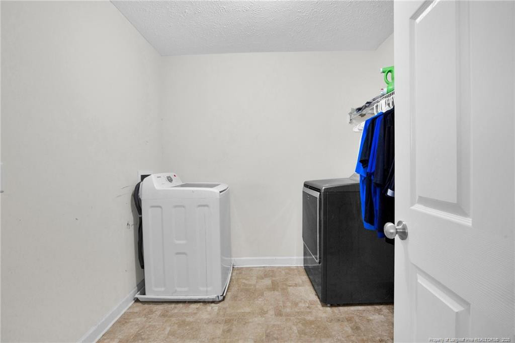 2409 Crosshill Street Property Photo 23