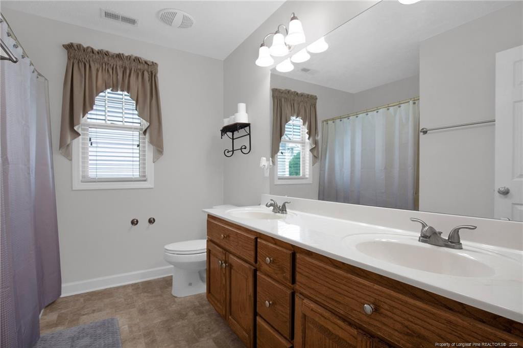 2409 Crosshill Street Property Photo 27
