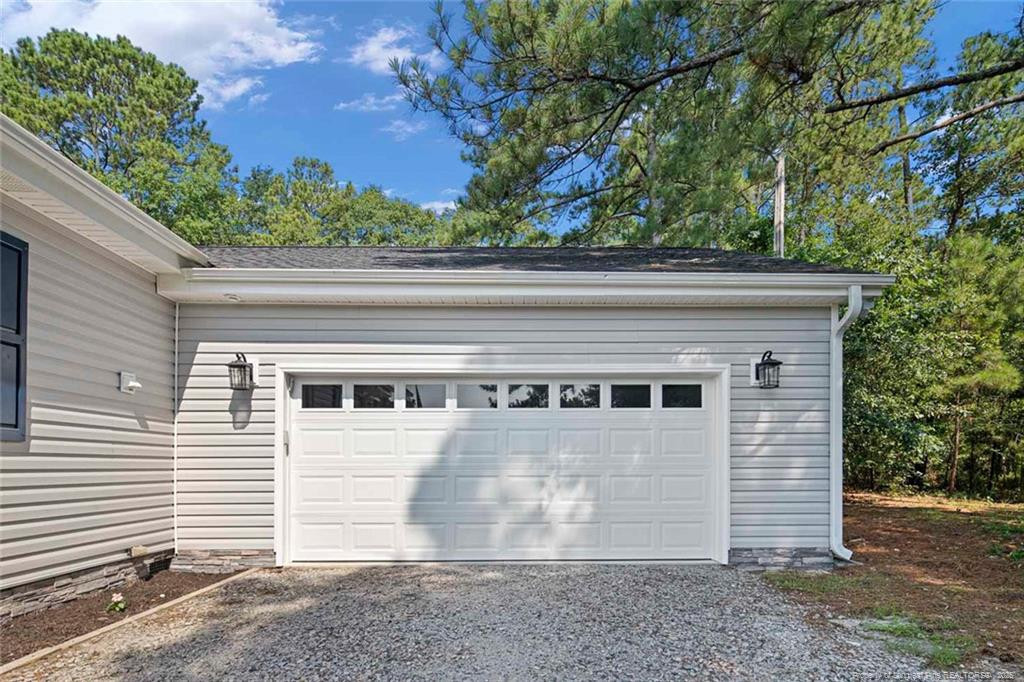 7493 Glen Raven Drive Property Photo 6