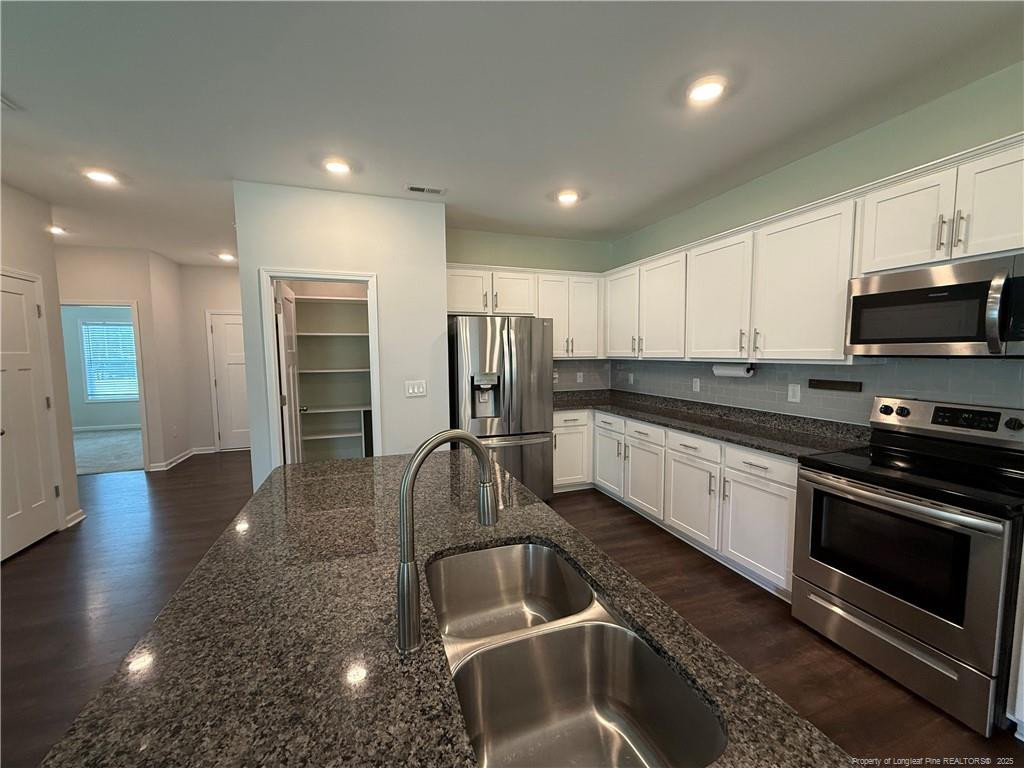 201 Crystal Drive Property Photo 8