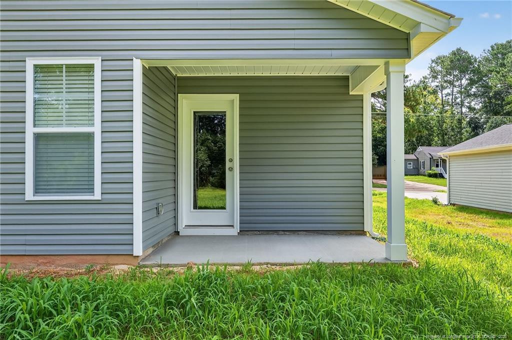 438 Windemere Drive Property Photo 2