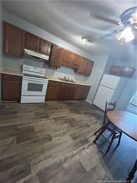 1378 Single Tree Lane Property Photo 17