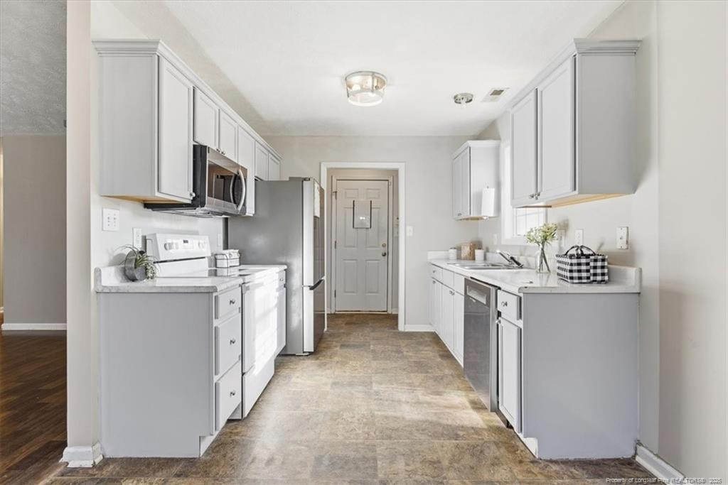 153 Rushmore Court Property Photo 9