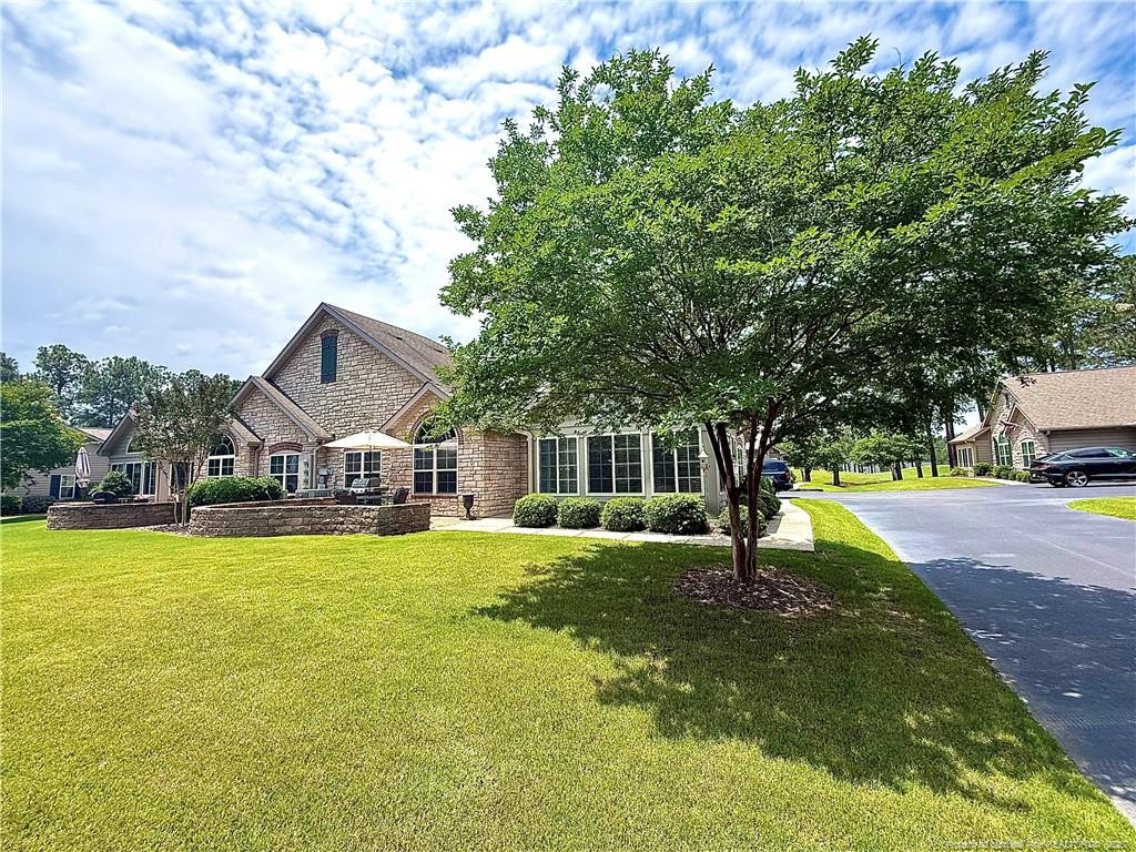 107 W Chelsea Court Property Photo 3