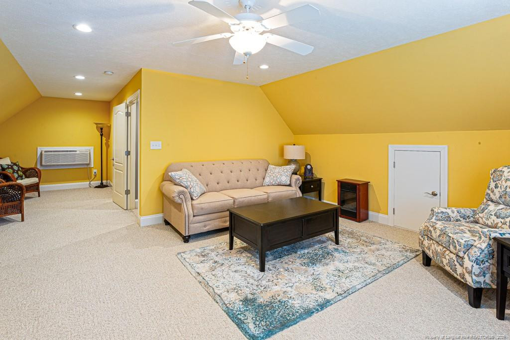 101 E Royal Street Property Photo 38