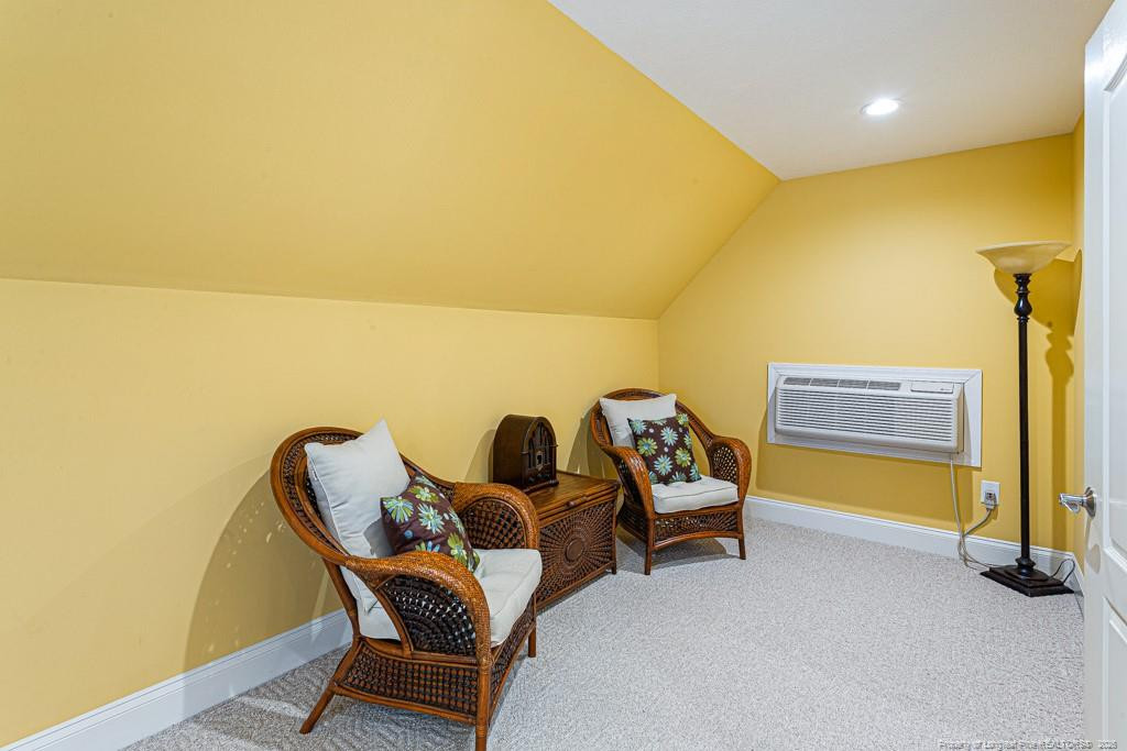 101 E Royal Street Property Photo 39