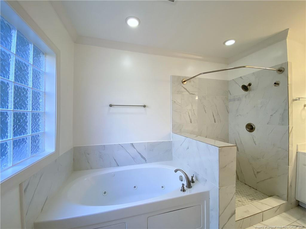 330 Gallery Dr Drive 102 Property Photo 21