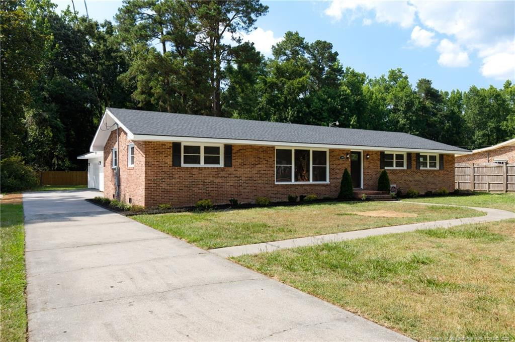 196 Country Club Road Property Photo 1