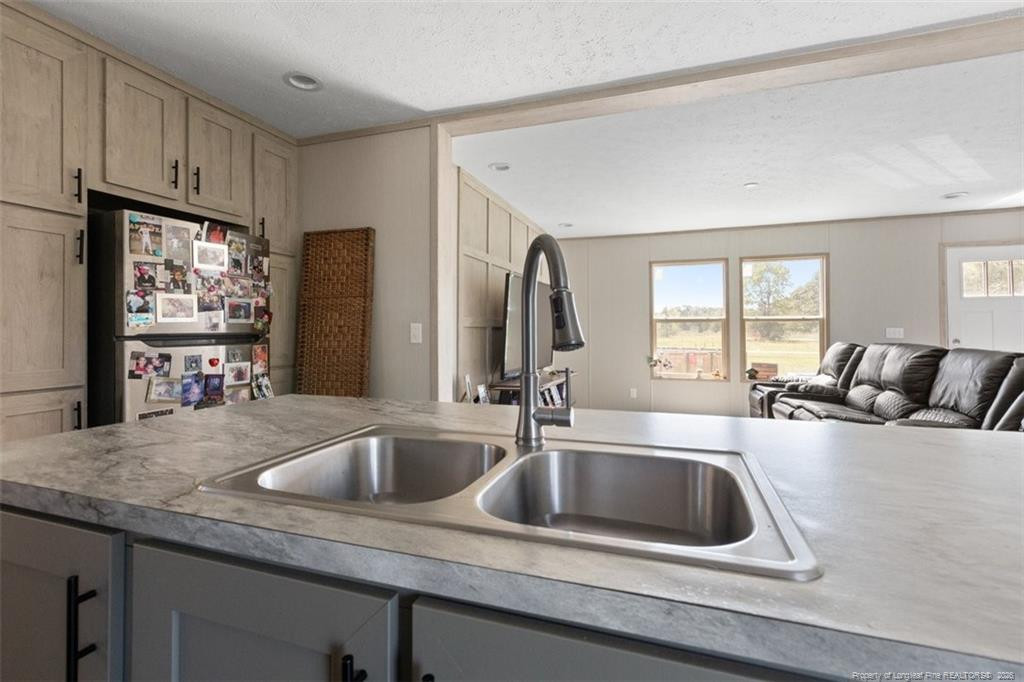 266 Donna Street Property Photo 7