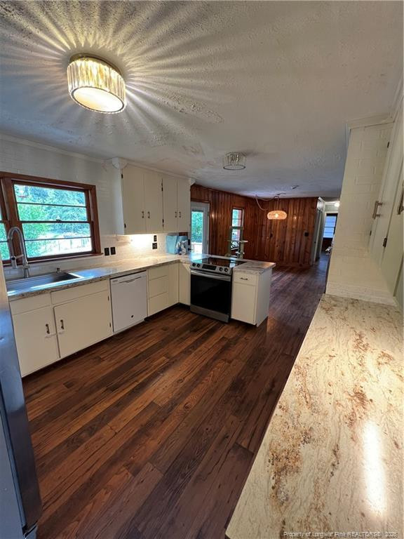 1405 Lakeview Road Property Photo 9
