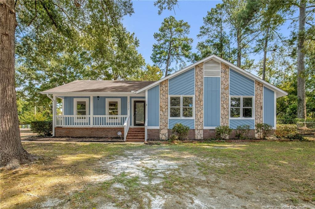 1117 Lake Stone Place Property Photo 1
