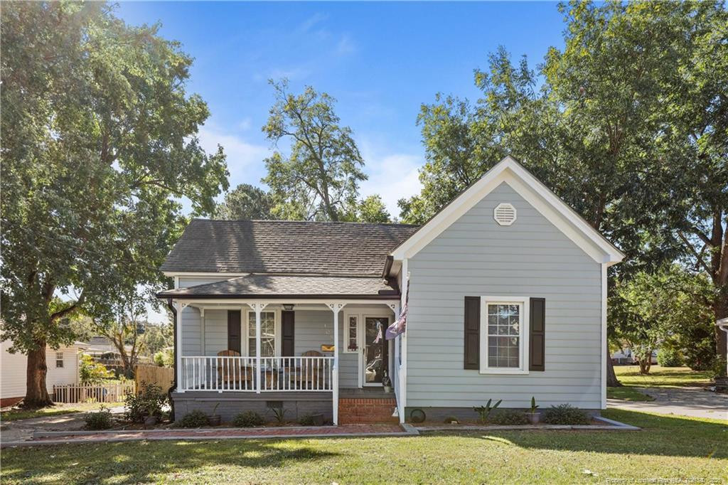 105 E I Street Property Photo 1