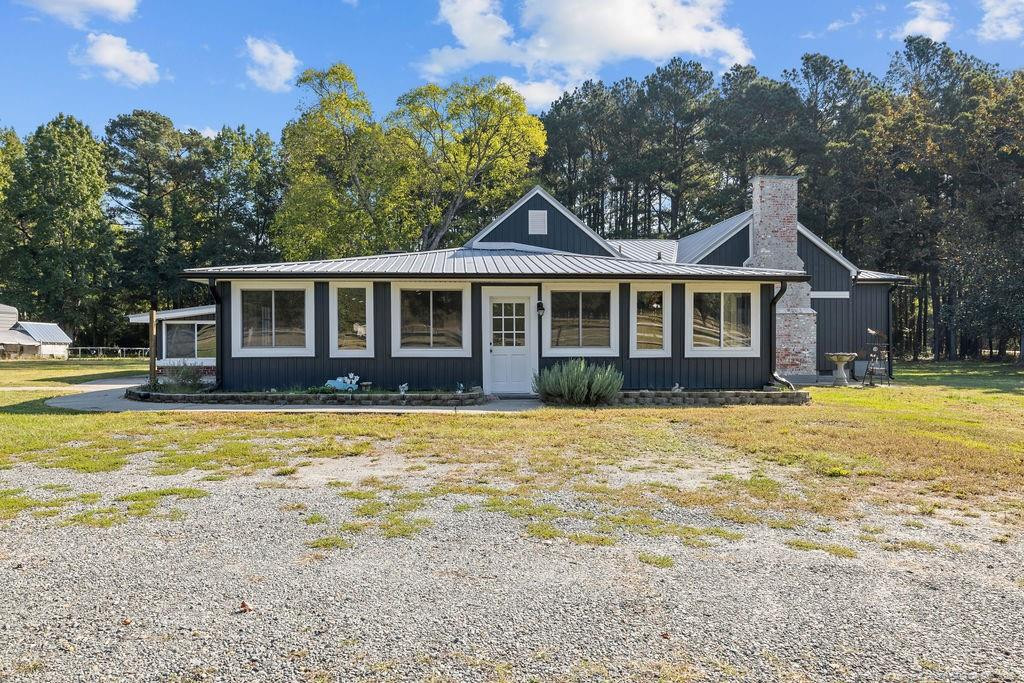 731 Slocomb Road Property Photo 1