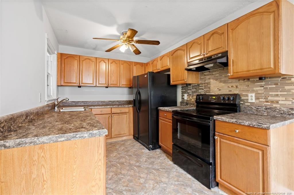 1084 Rulnick Street Property Photo 8