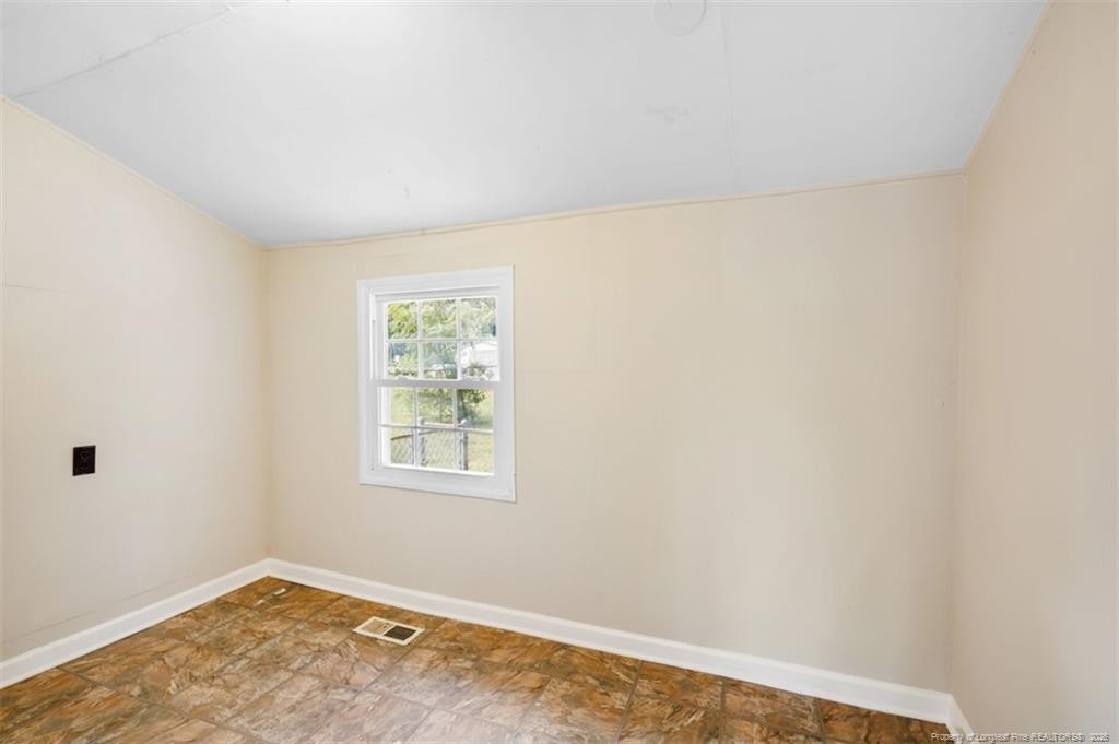 1084 Rulnick Street Property Photo 12