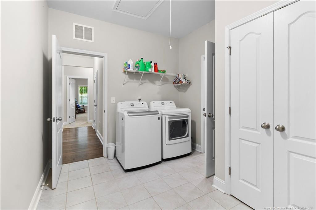 101 Carousel Street Property Photo 30